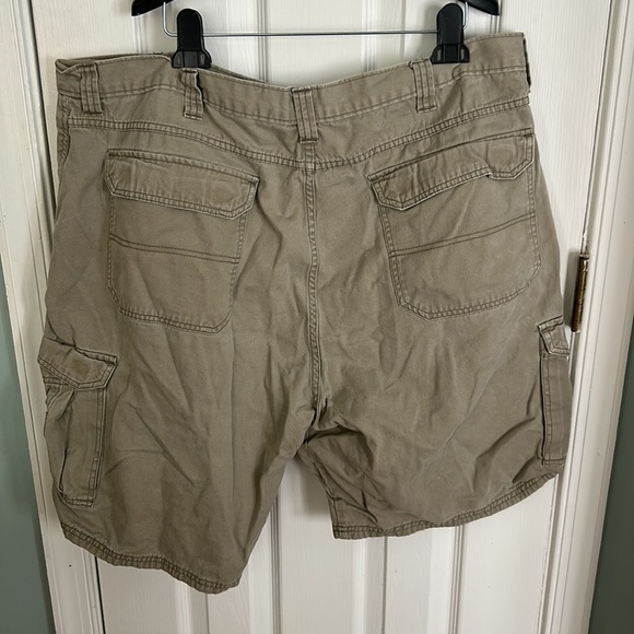 Wrangler cargo shorts - Picture 3 of 3